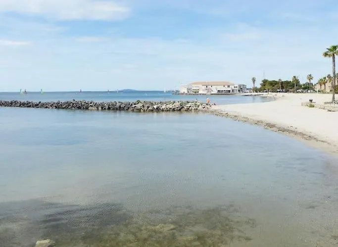 En Plein Centre A 100m Du Port Mèze